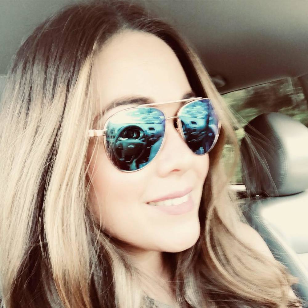 Meet your Posher, Dennise